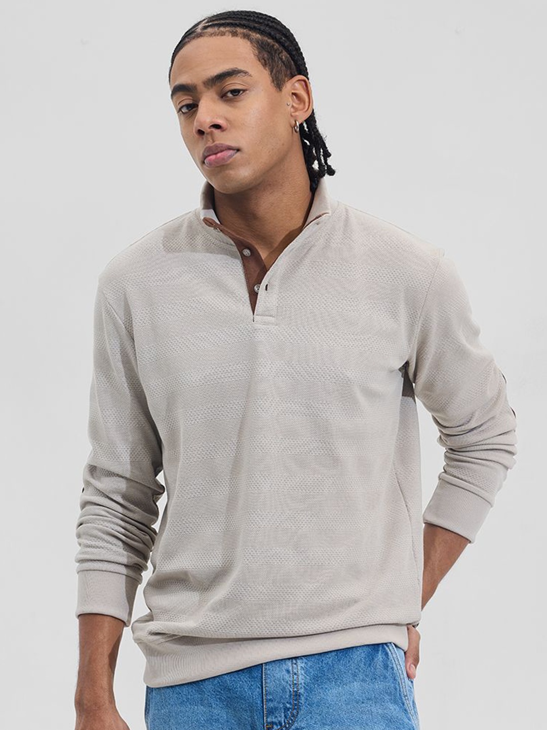 

Snitch Men Solid Henley Neck T-shirt, Beige