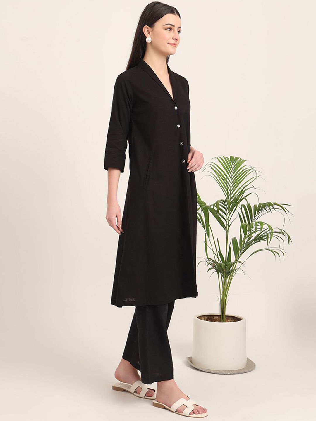 

Thevasa Boho Harmony V-Neck Flared Cotton Kurta, Black