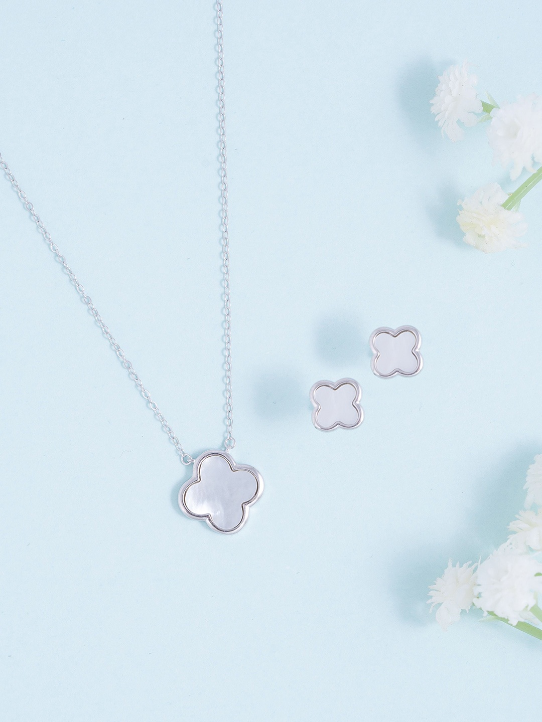 

GLYTERS Sterling Silver Rhodium-Plated Graceful Clover Pendant With Earrings