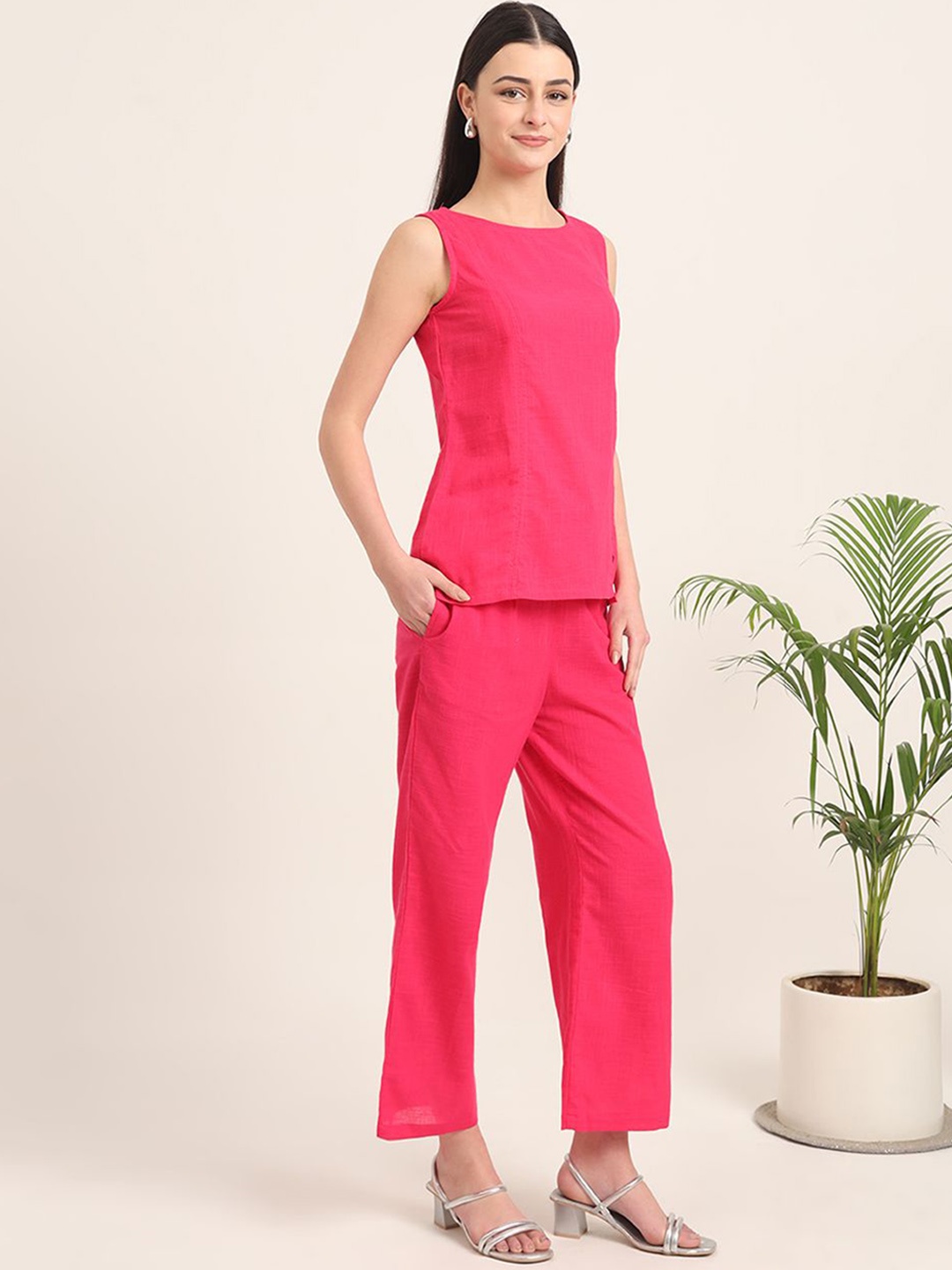 

Thevasa Pink Sleeveless Short Kurta