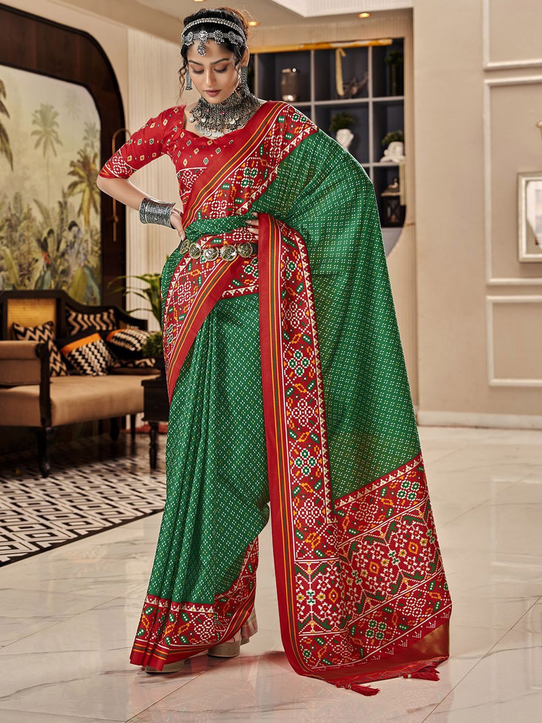 

DIVASTRI Ethnic Motifs Patola Saree, Green
