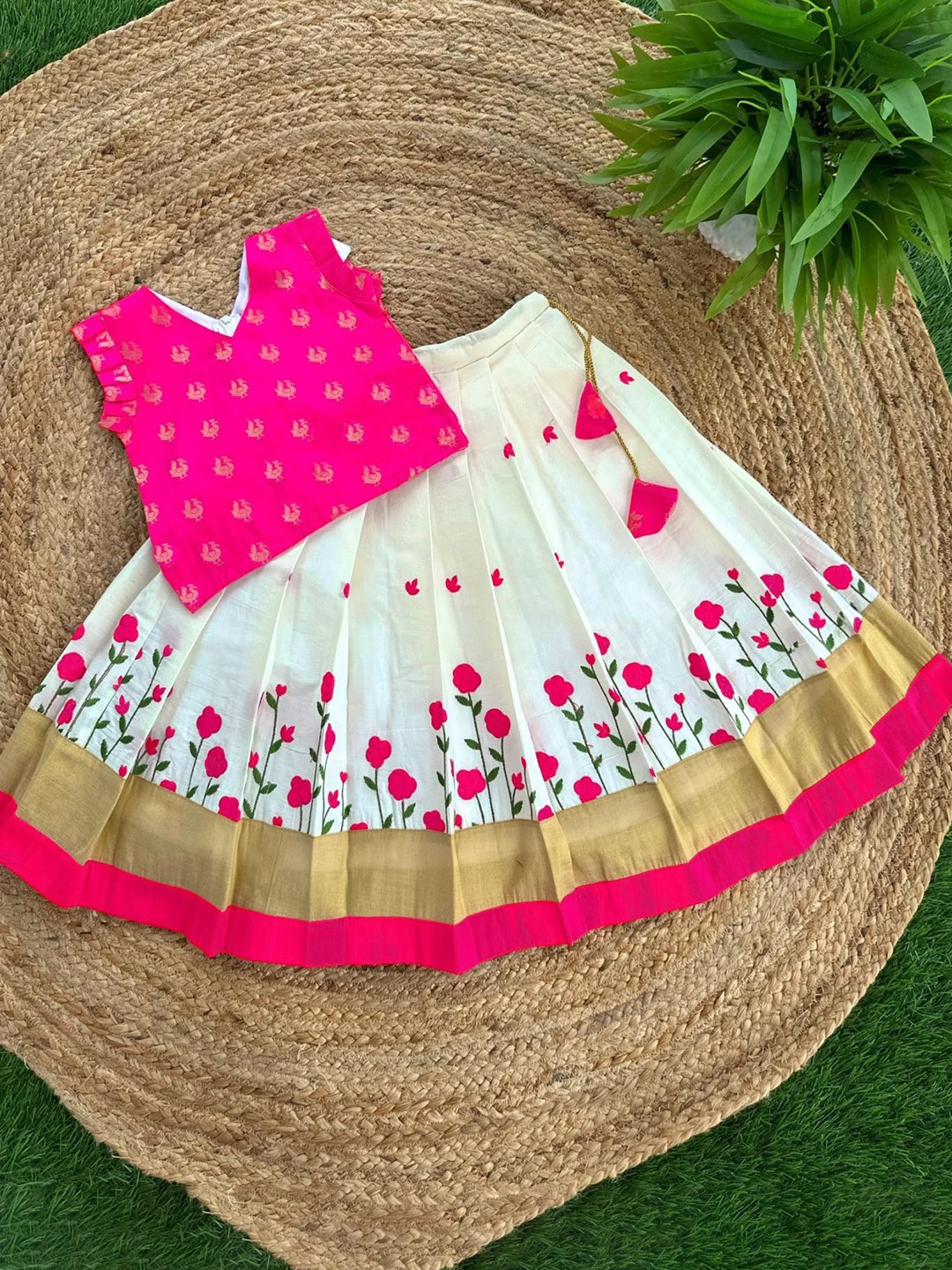 

STANWELLS KIDS Girls Woven Design Ready to Wear Lehenga & Choli, Cream