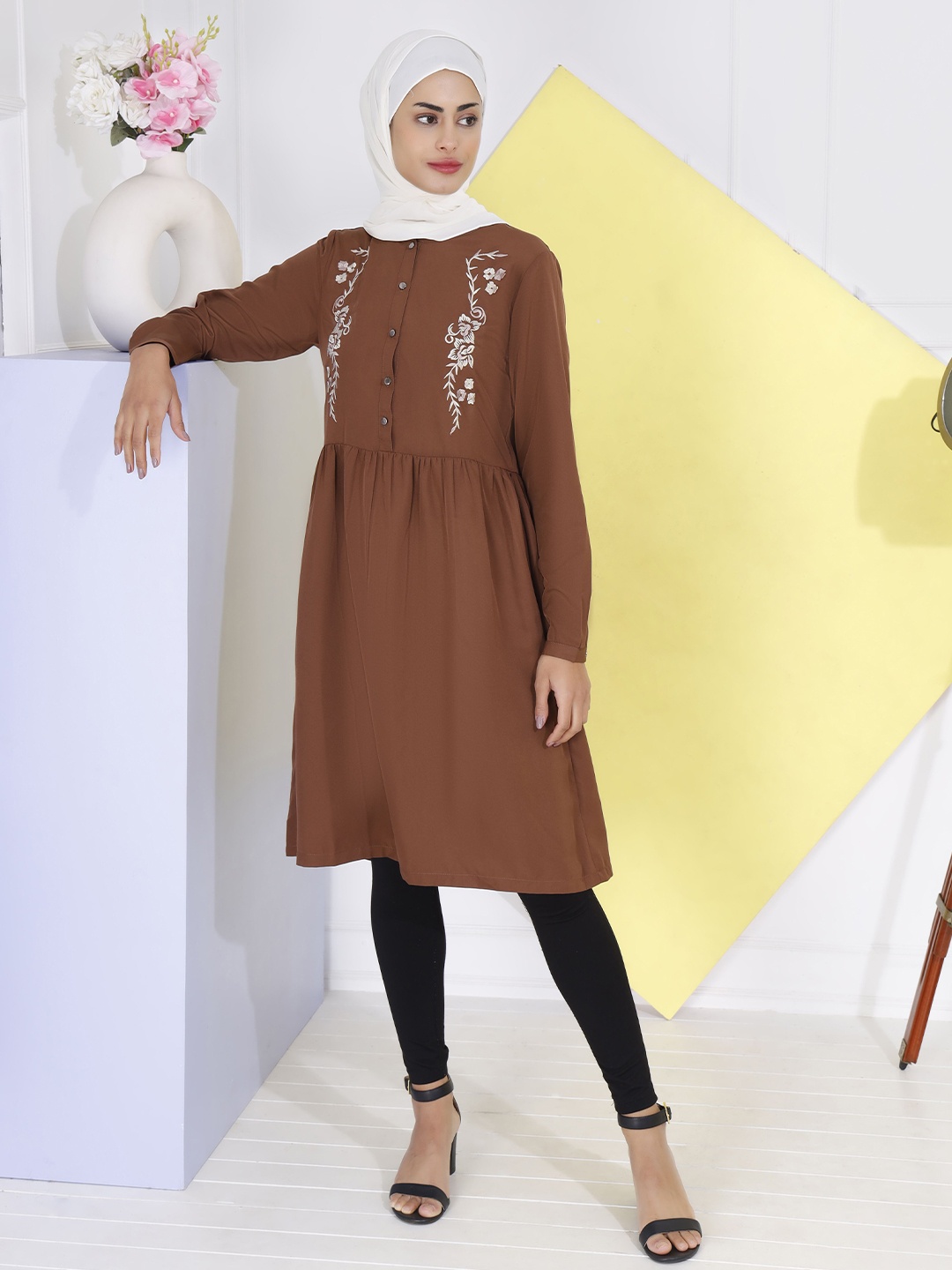 

IDH London Longline Top, Brown