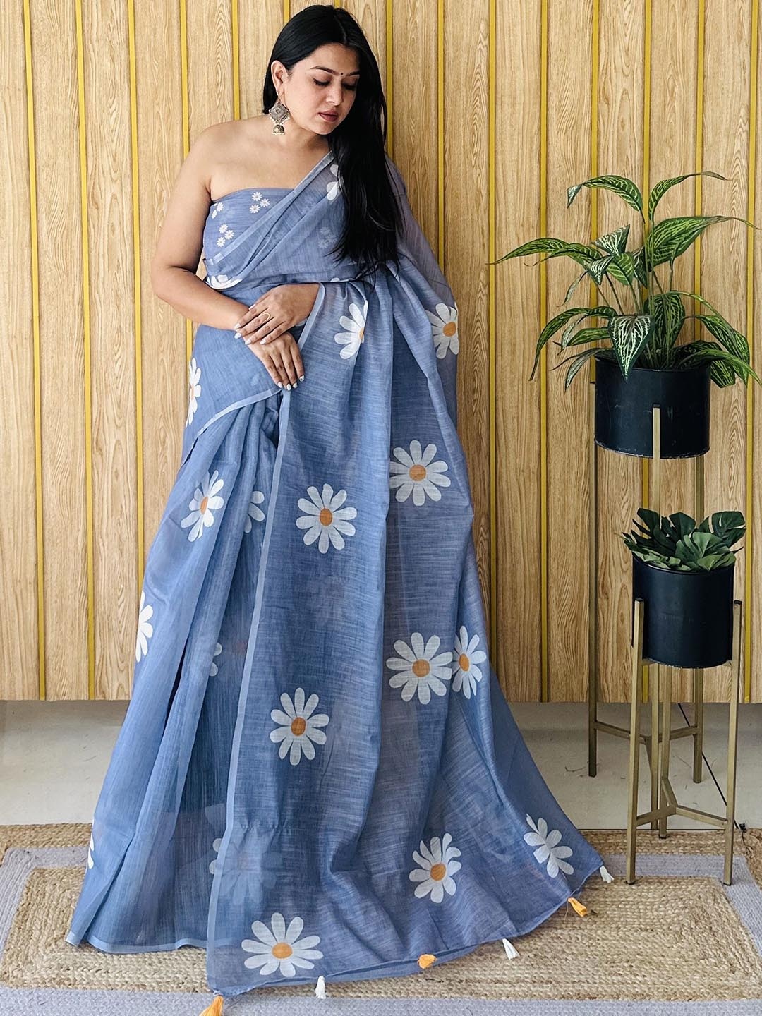 

Moda Rapido Floral Saree, Blue