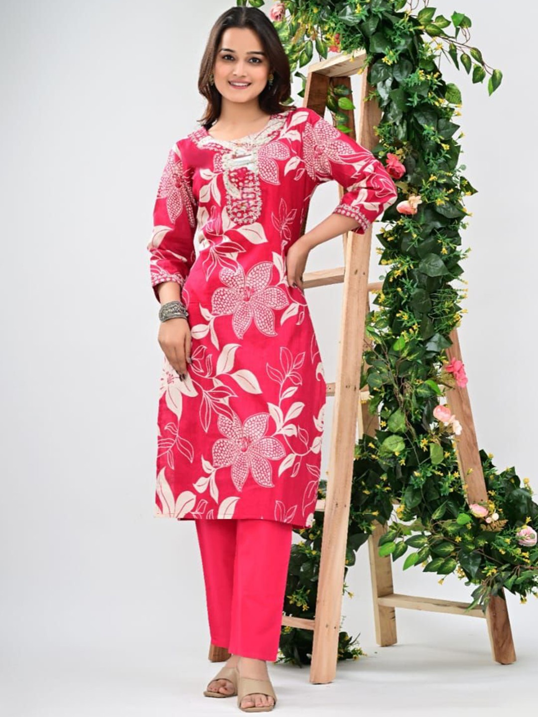 

FCV Floral Printed Round Neck Thread Work Straight Kurta With Trouser, Red