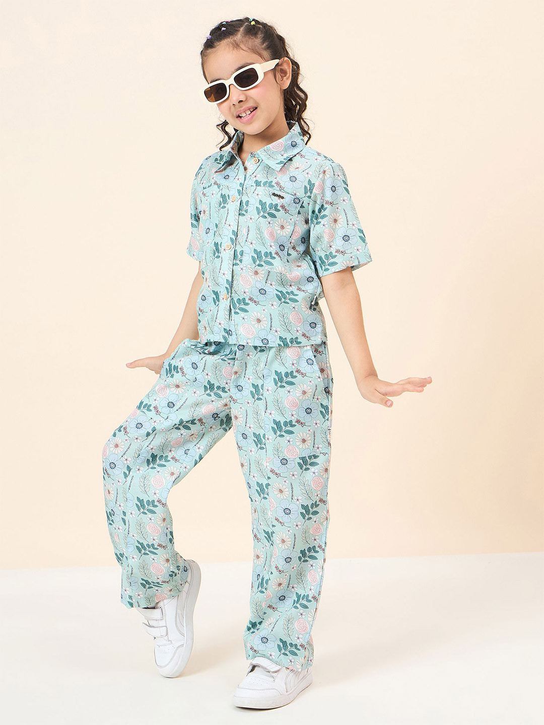 

Stylo Bug Girls Floral Printed Shirt With Trouser, Green