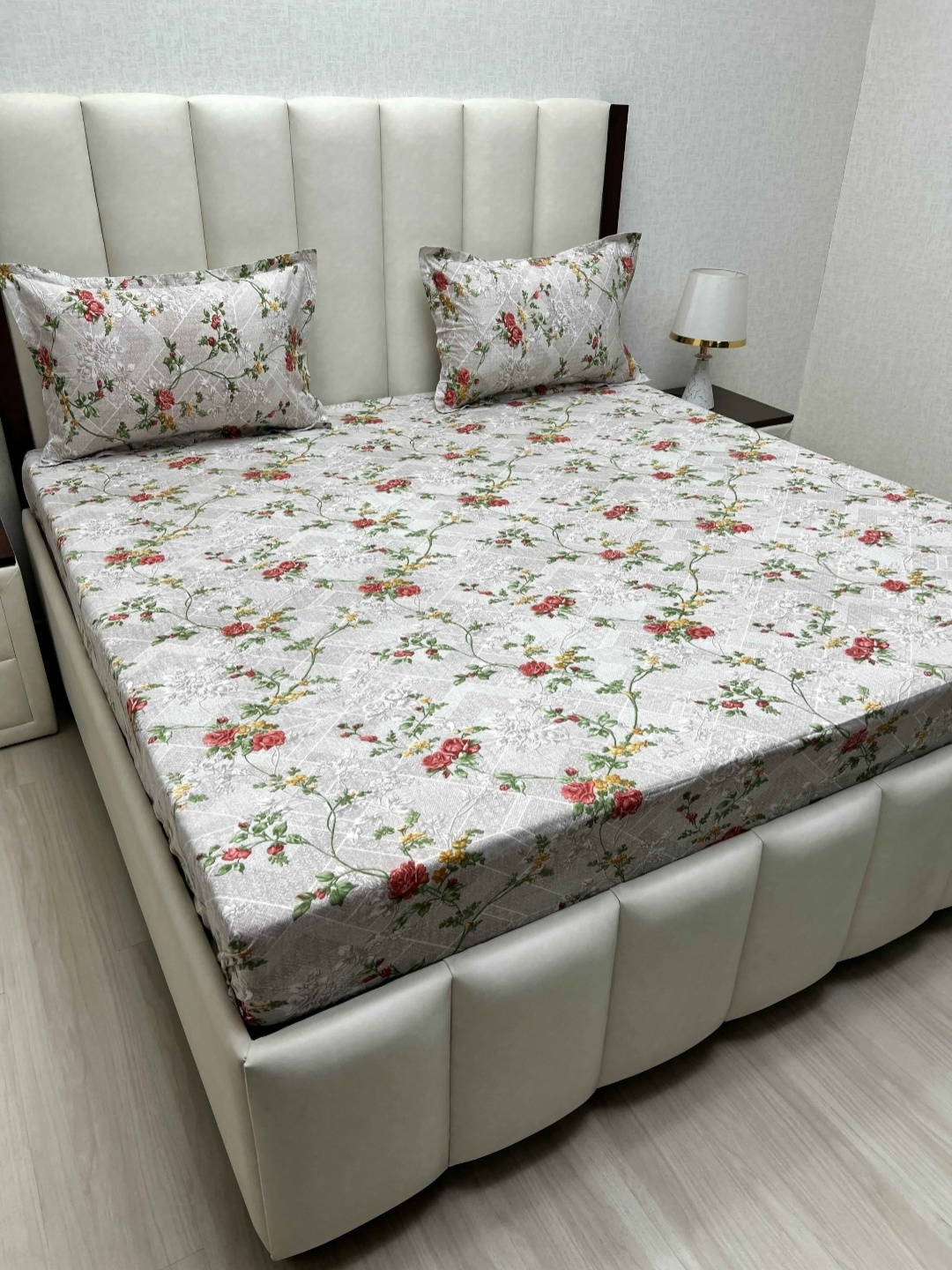 

Pure Decor Velar Grey Printed Pure Cotton 350 TC Super King Bedsheet Set 2.74 m x 3.04 m