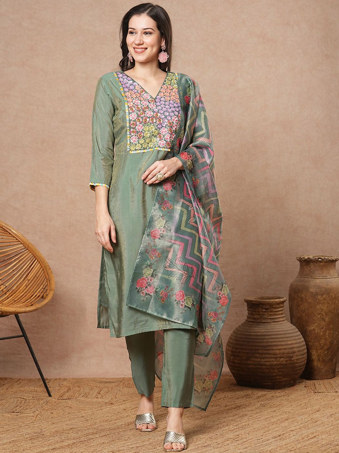 

FASHOR Women Floral Embroidered Regular Kurta with Trousers & With Dupatta, Green