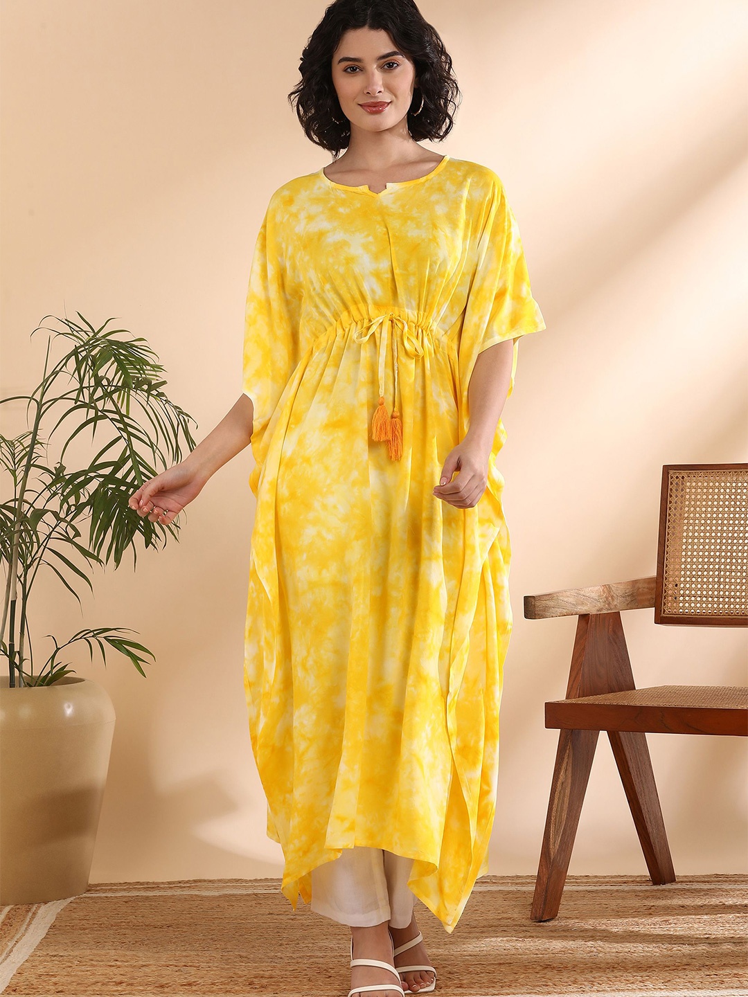 

Maaesa Abstract Dyed Flared Sleeves Kaftan Kurta, Yellow