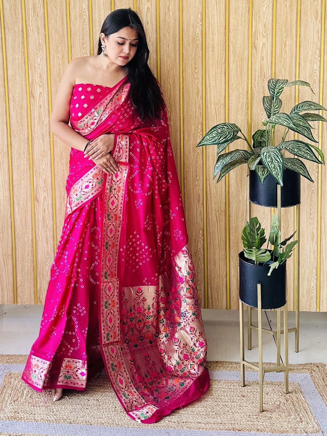 

Moda Rapido Woven Design Zari Silk Blend Paithani Saree, Pink