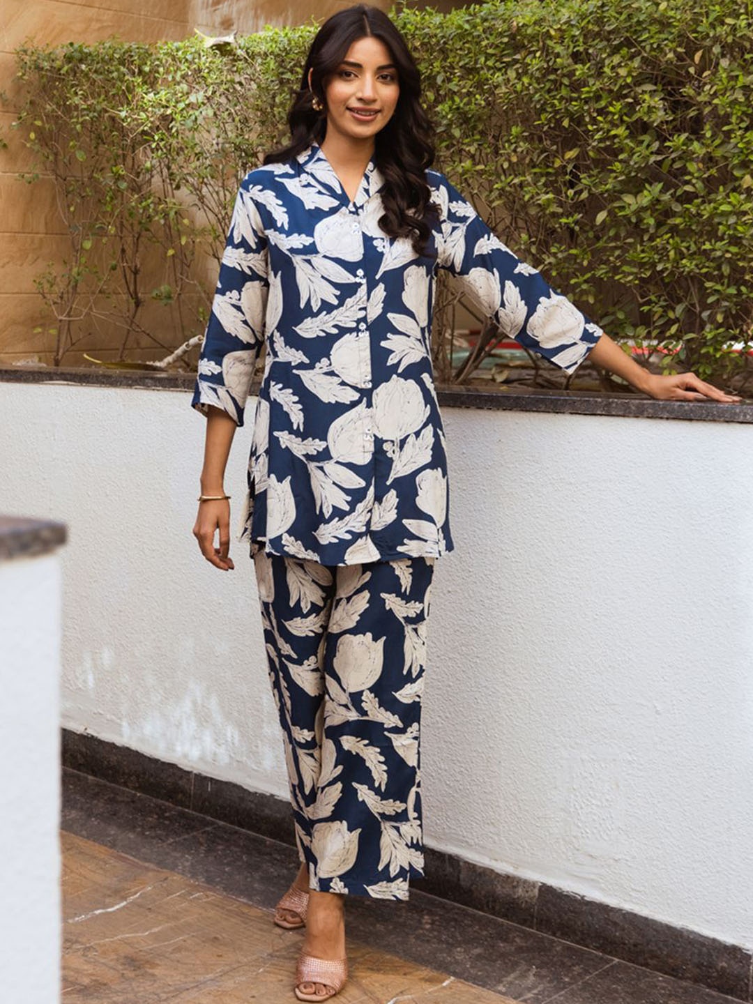 

ANUSHEET Aravalii Floral Printed Shirt With Palazzo, Blue
