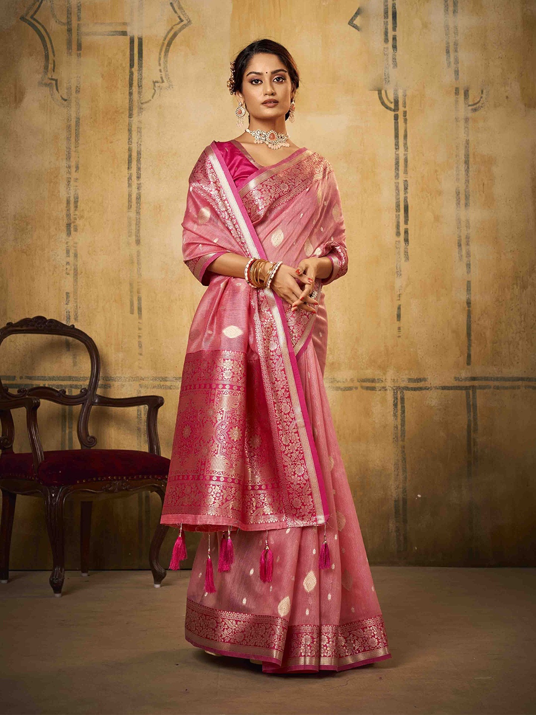 

Mitera Woven Design Zari Silk Blend Handloom Saree, Pink