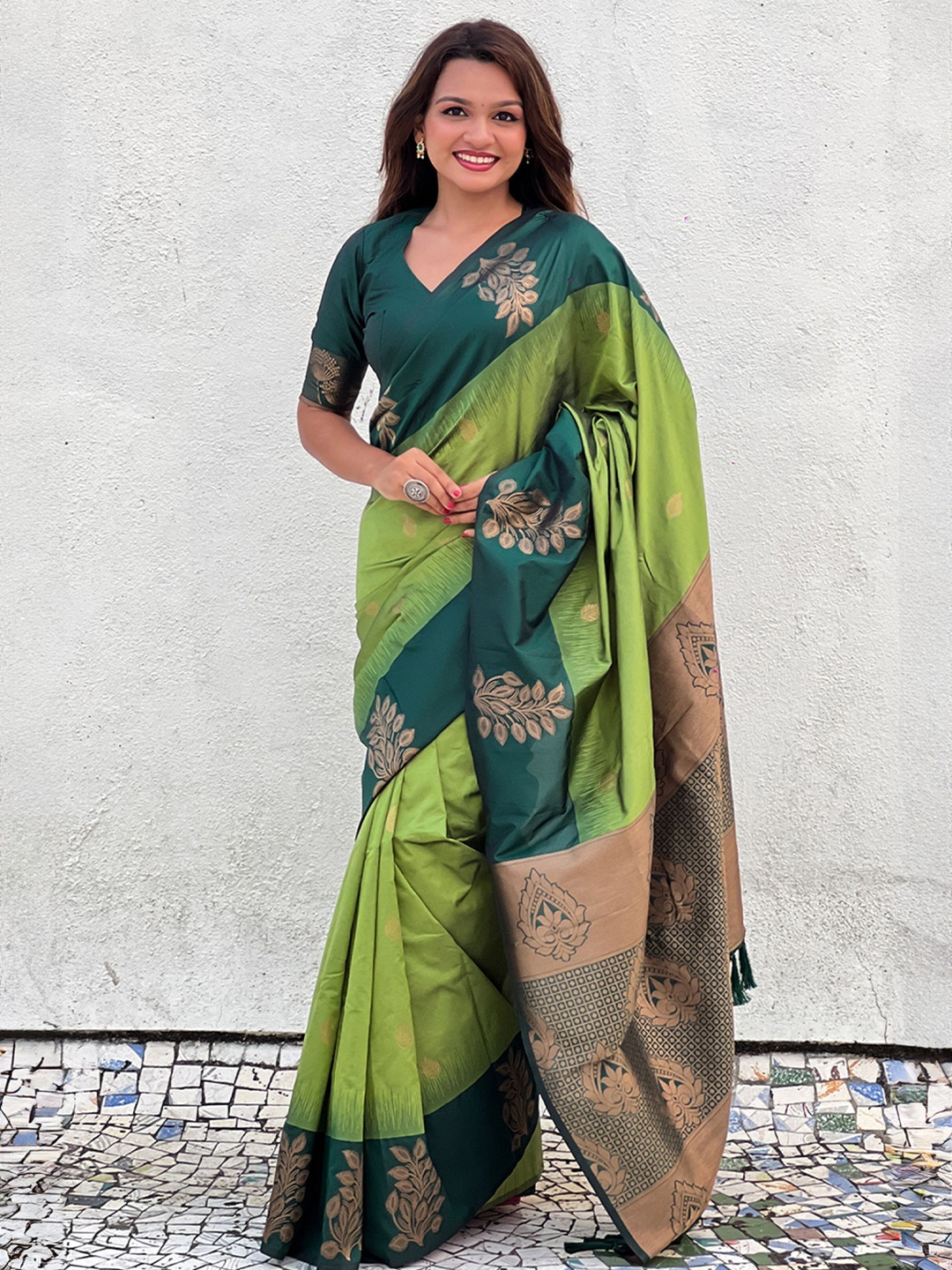 

Vintro Woven Design Zari Silk Blend Paithani Saree, Green