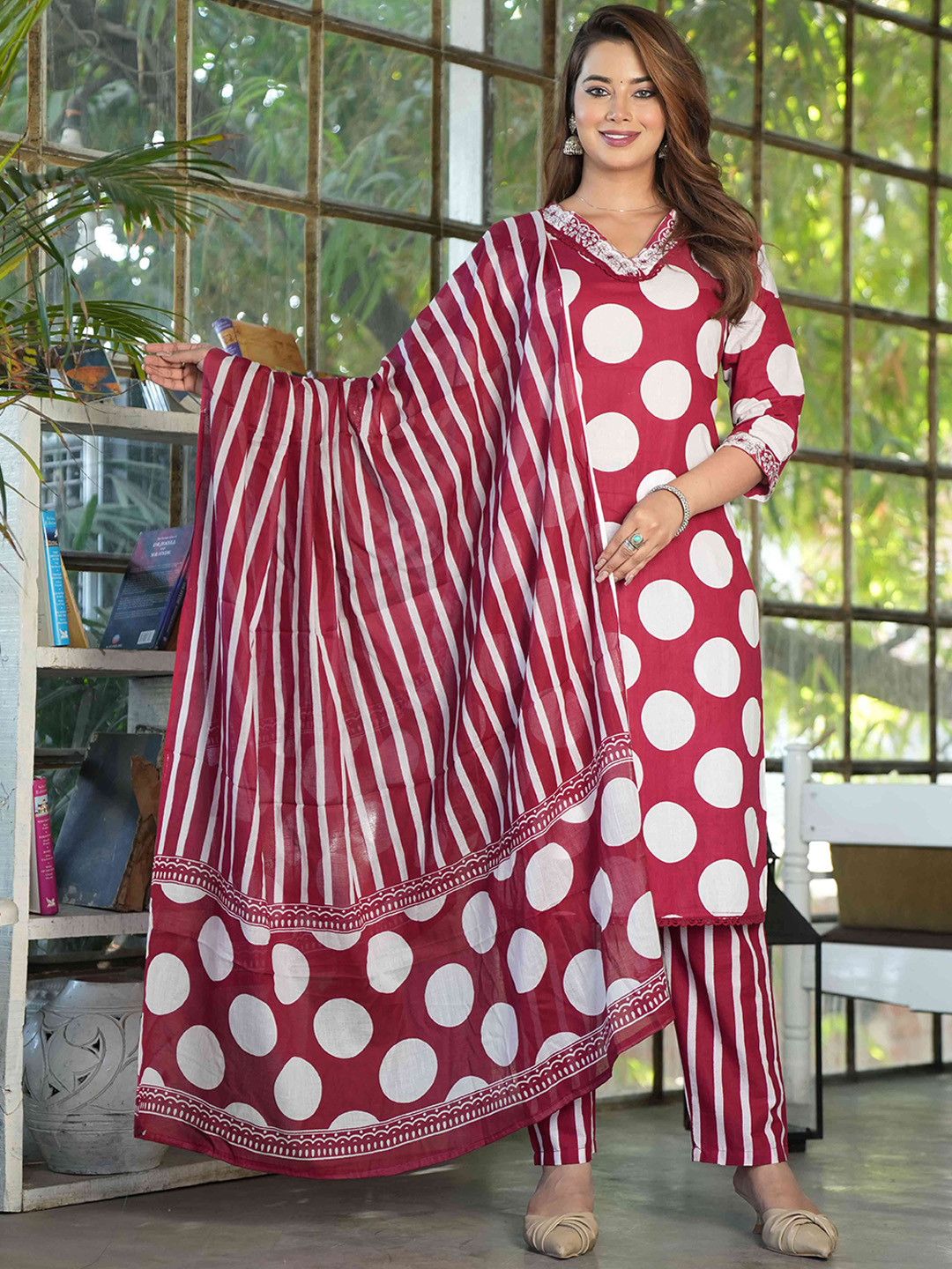 

RI AND SU Floral Embroidered V-Neck Cotton Pure Cotton Kurta With Trousers & Dupatta, Red