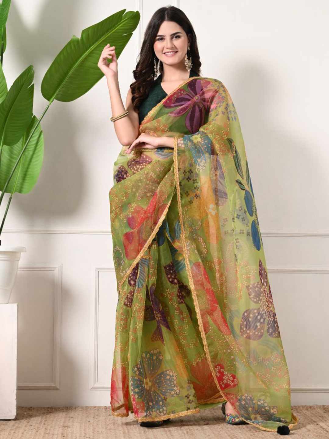 

LABEL KANUPRIYA Floral Zari Organza Saree, Green