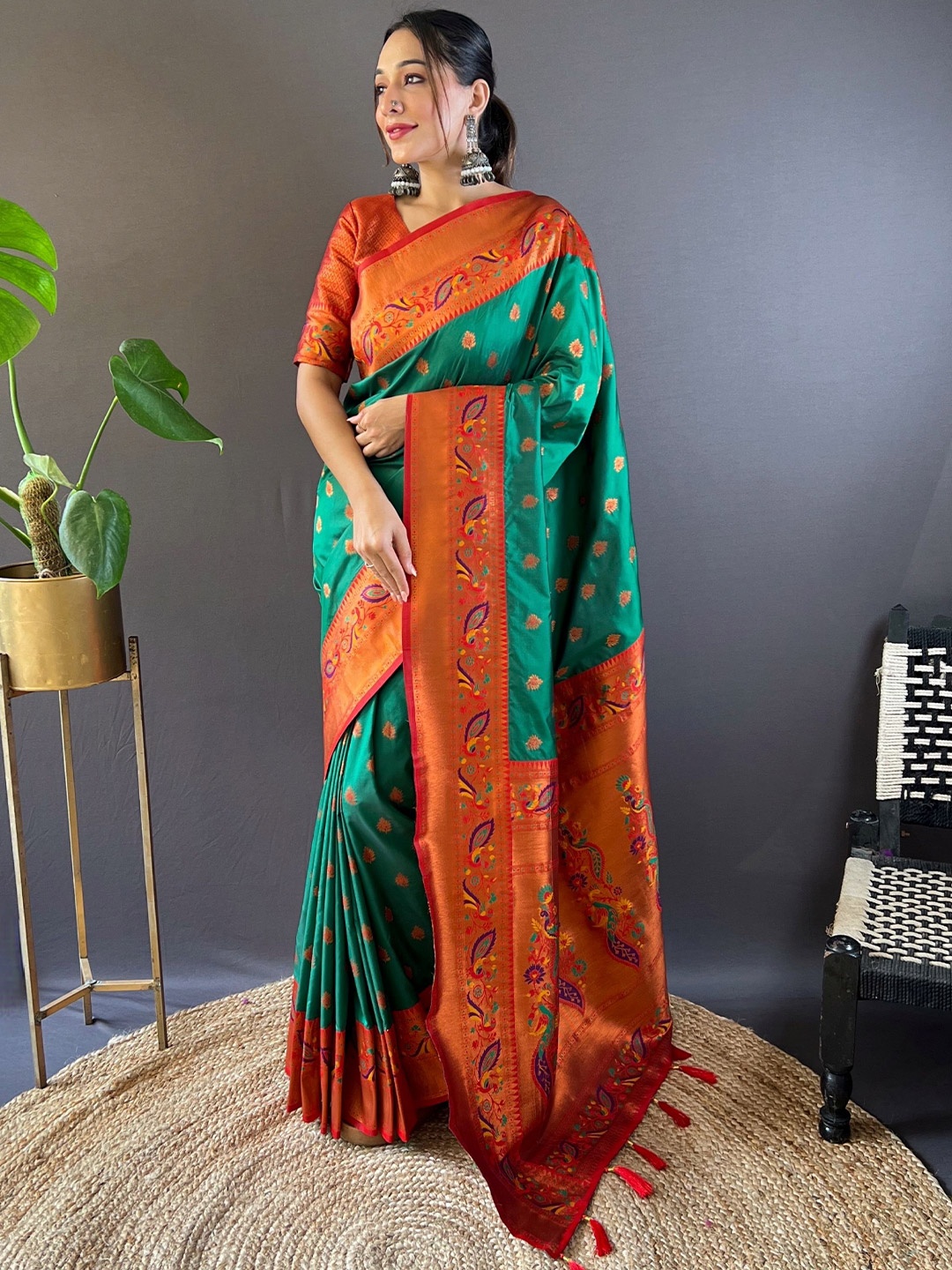 

Vintro Woven Design Zari Silk Blend Paithani Saree, Green