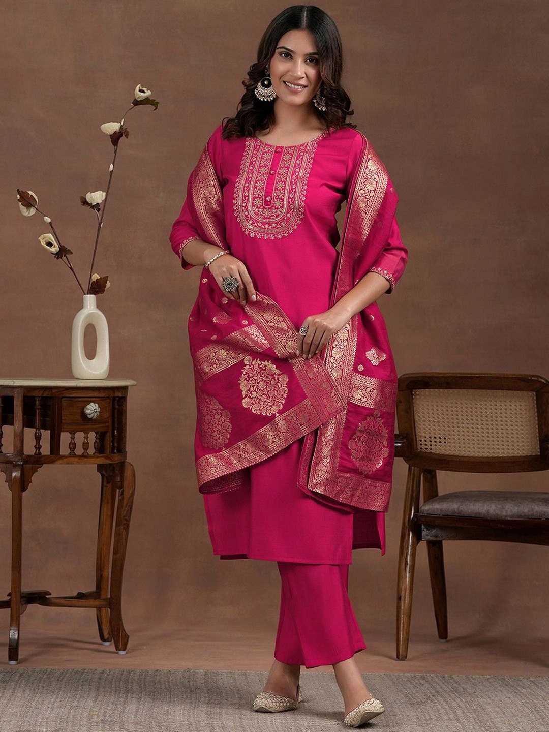 

mimi design Floral Yoke Design Thread Work Straight Kurta with Trousers & Dupatta, Pink