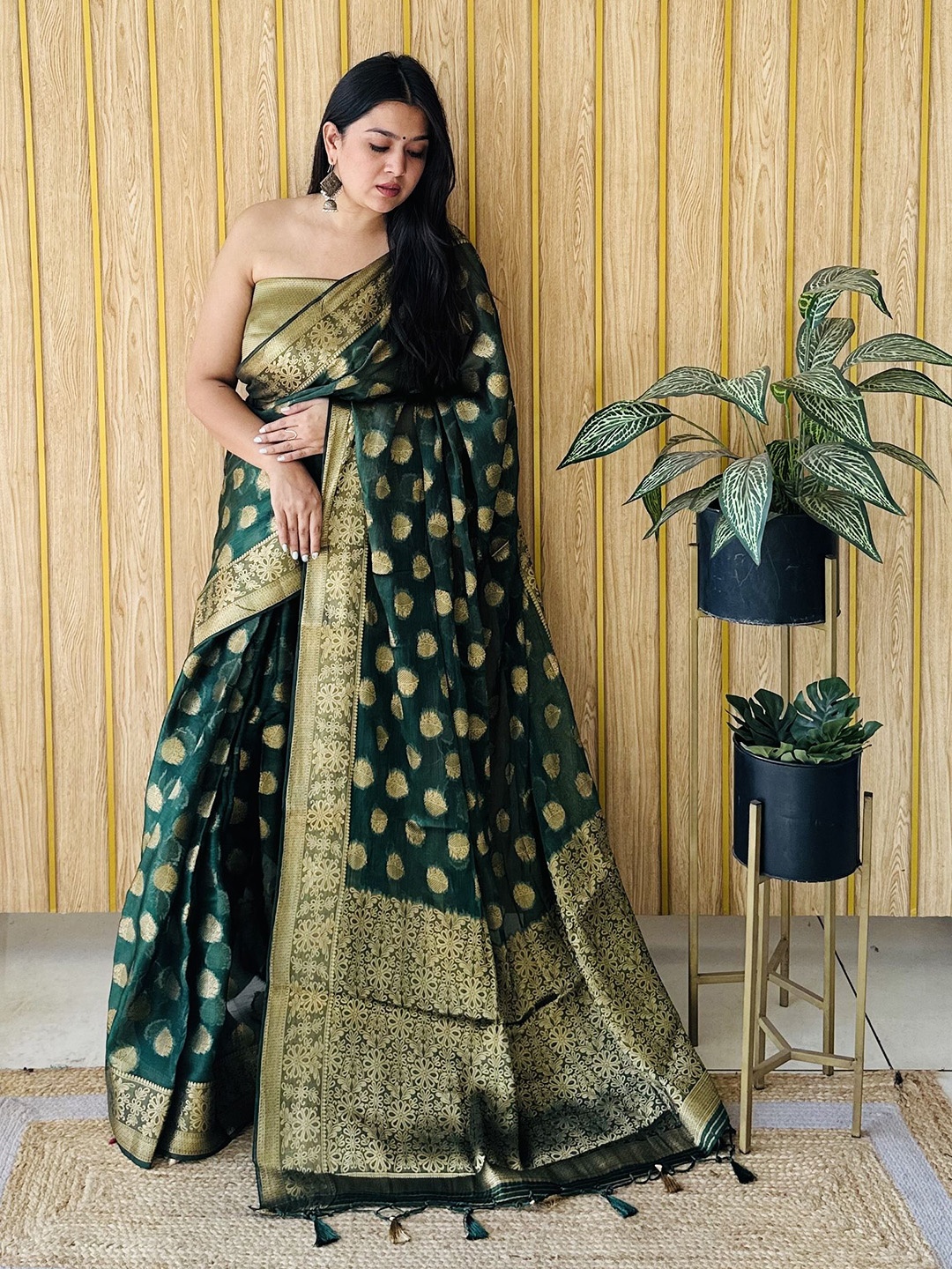 

Moda Rapido Woven Design Zari Silk Blend Saree, Green