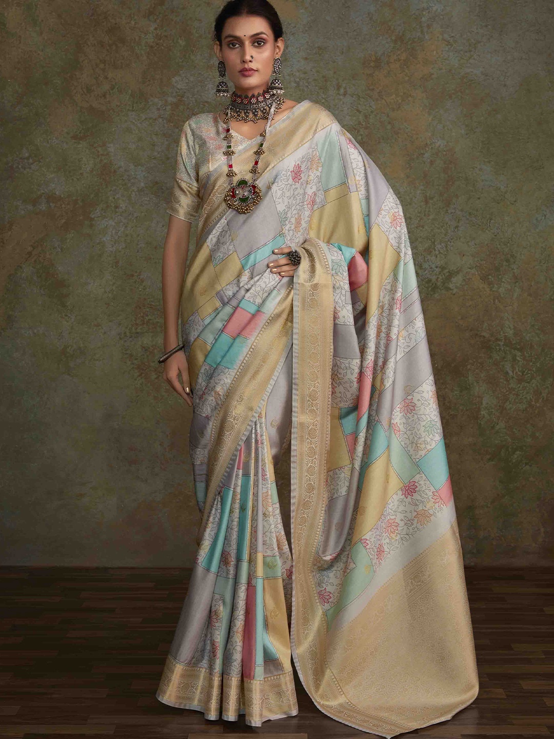 

Mitera Floral Printed Zari Saree With Unstitched Blouse Piece, Blue