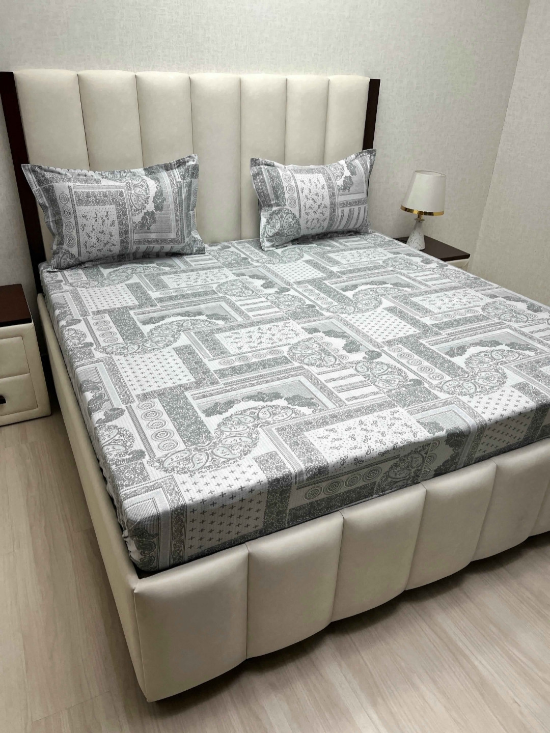 

Pure Decor Grey & White Ethnic Motifs 330 TC King Bedsheet with 2 Pillow Covers