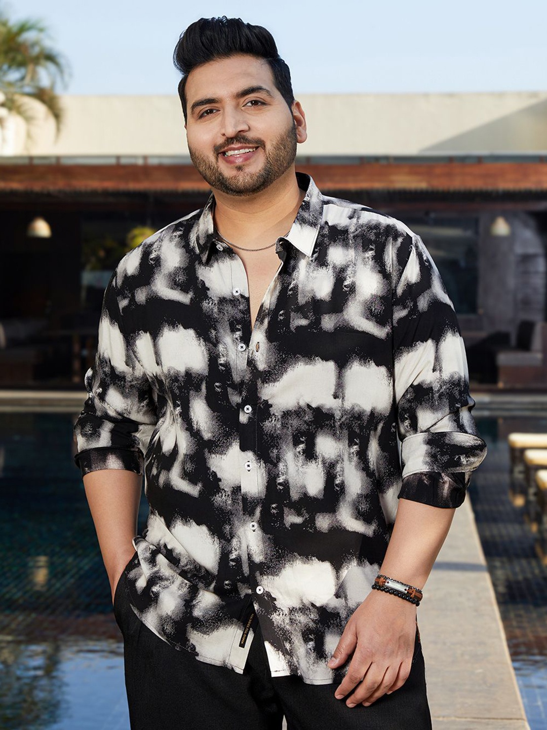 

Instafab Plus Men Comfort Opaque Printed Casual Shirt, Black