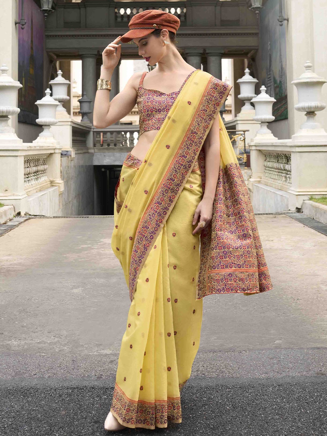 

Mitera Ethnic Motifs Woven Design Saree With Unstitched Blouse Piece, Lime green