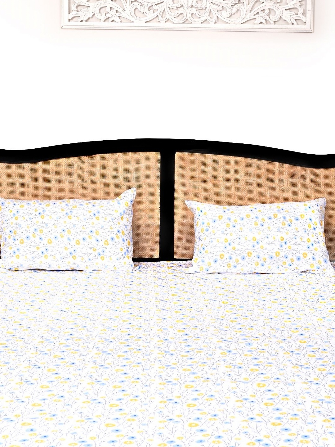 

Sleepsia White & Yellow Floral Printed 180 TC Pure Cotton Cotton King Bedsheet Set