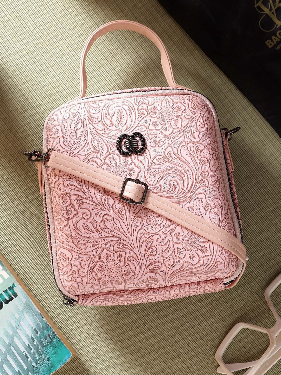 

Bag Pepper Printed PU Structured Tote Bag with Cut Work, Pink