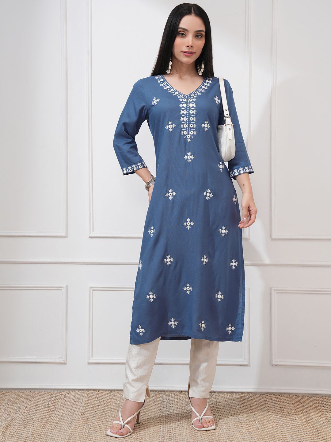 

Vishudh Women Straight V Neck Kurta, Blue