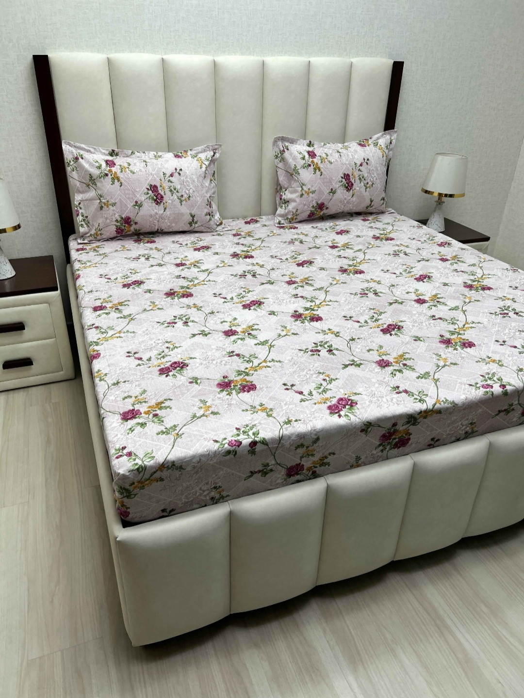 

Pure Decor Velar Purple Printed Pure Cotton 250 TC King Bedsheet Set 2.74 m x 3.04 m