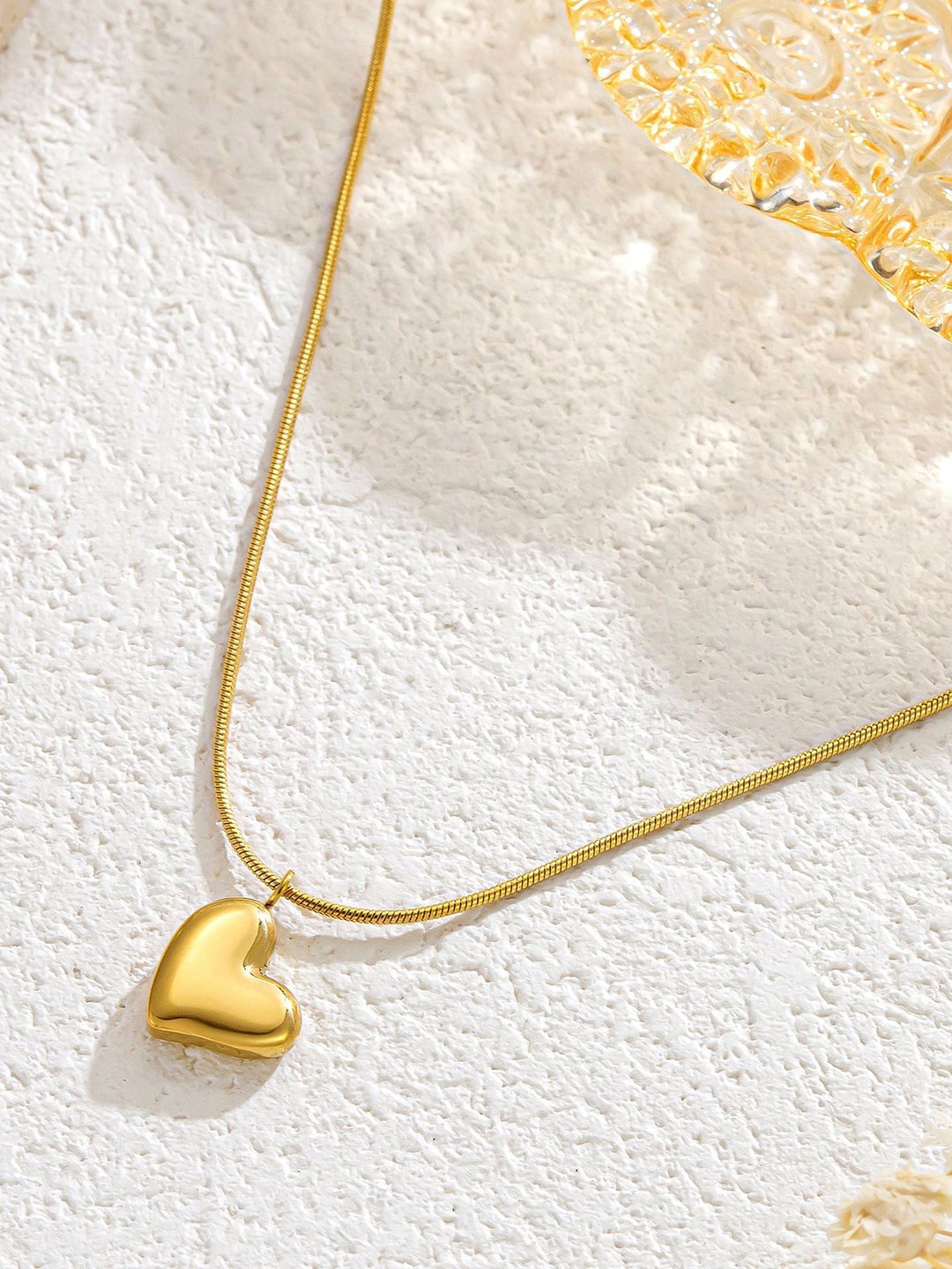 

DressBerry Gold-Plated Heart Shaped Pendants With Chains