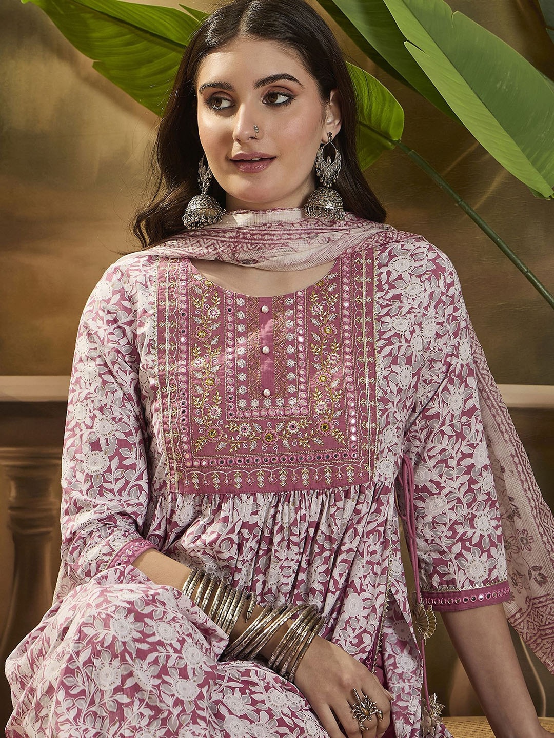 

Sangria Floral Printed Round Neck Kurta Trouser With Dupatta., Mauve