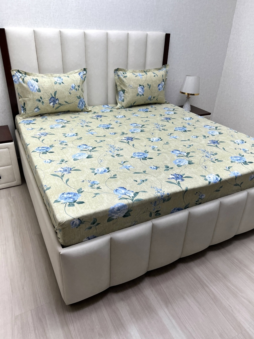 

Pure Decor Grey & Blue Floral 330 TC King Bedsheet with 2 Pillow Covers