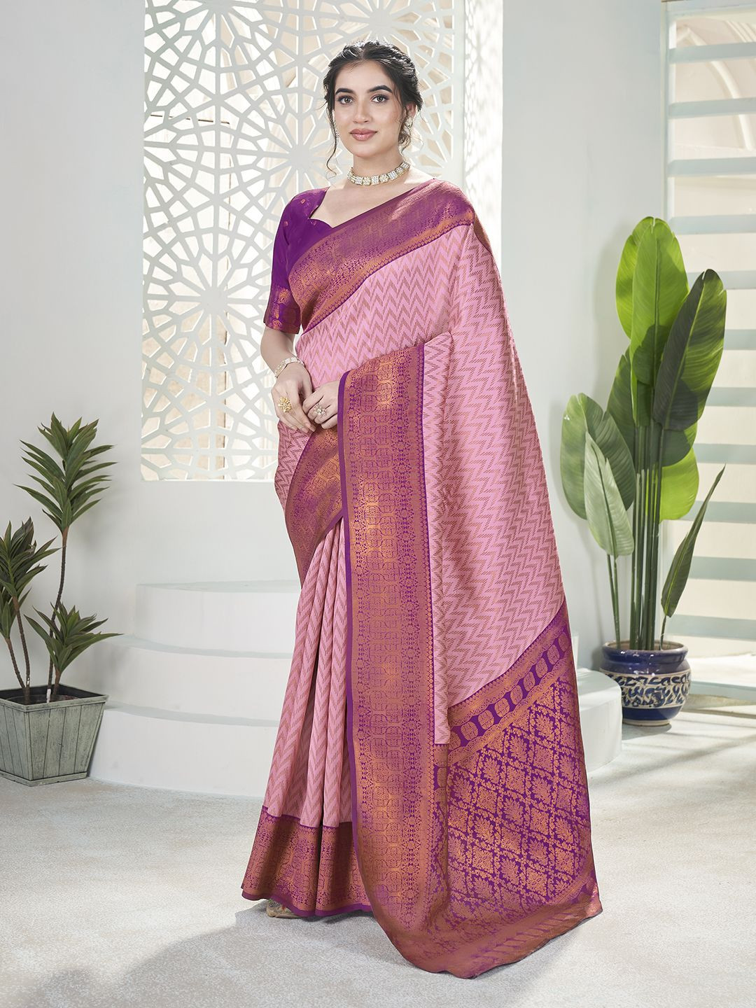 

Sangria Woven Design Saree With Blouse, Pink