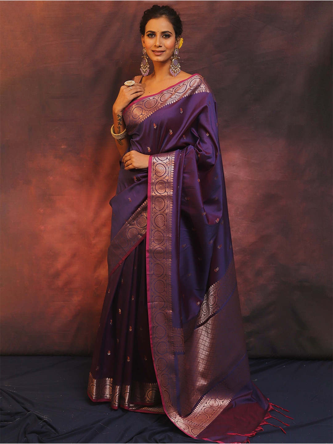 

Banarasee Woven Design Zari Silk Blend Banarasi Saree, Violet