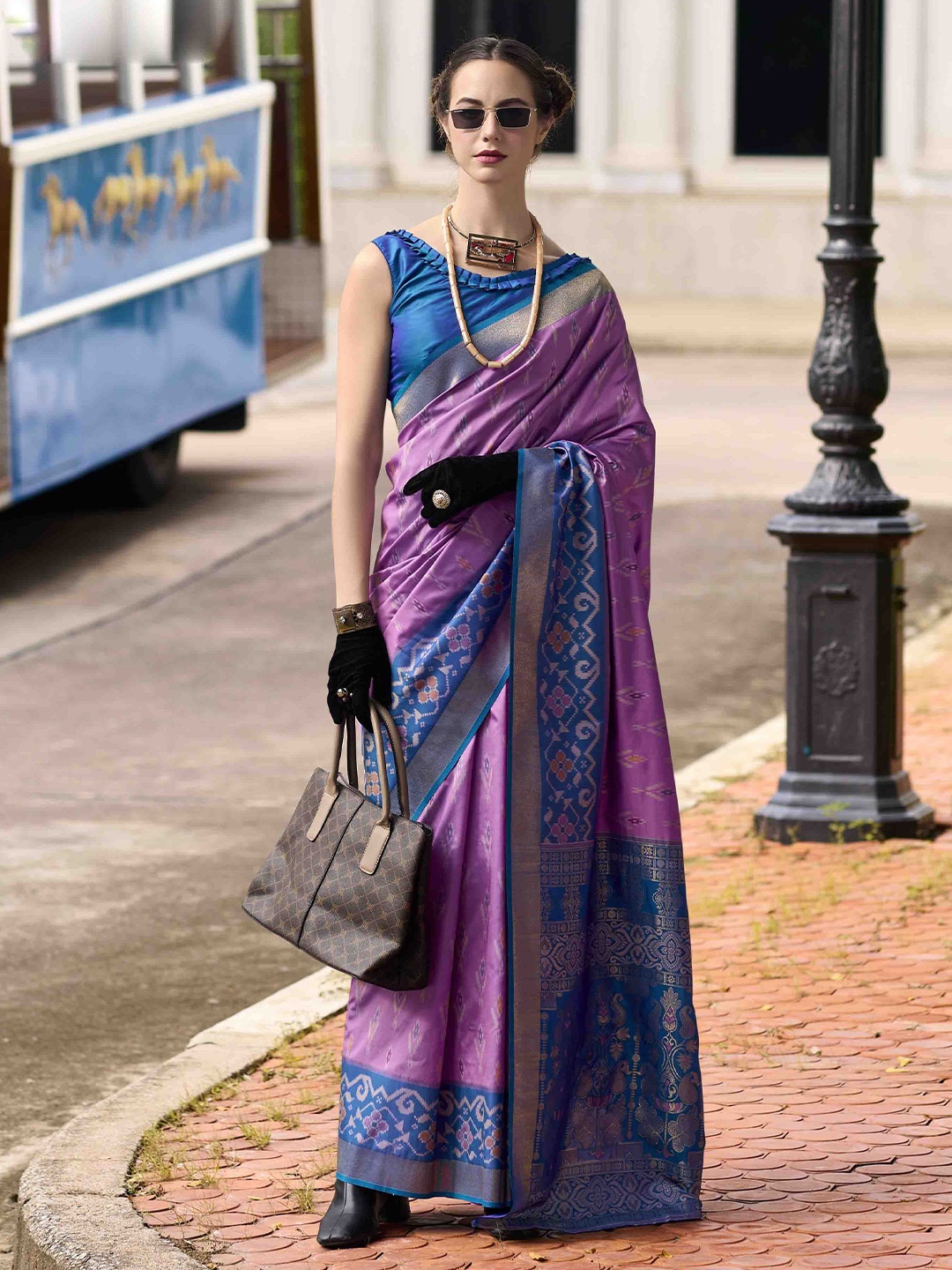 

Mitera Woven Design Zari Handloom Saree, Lavender