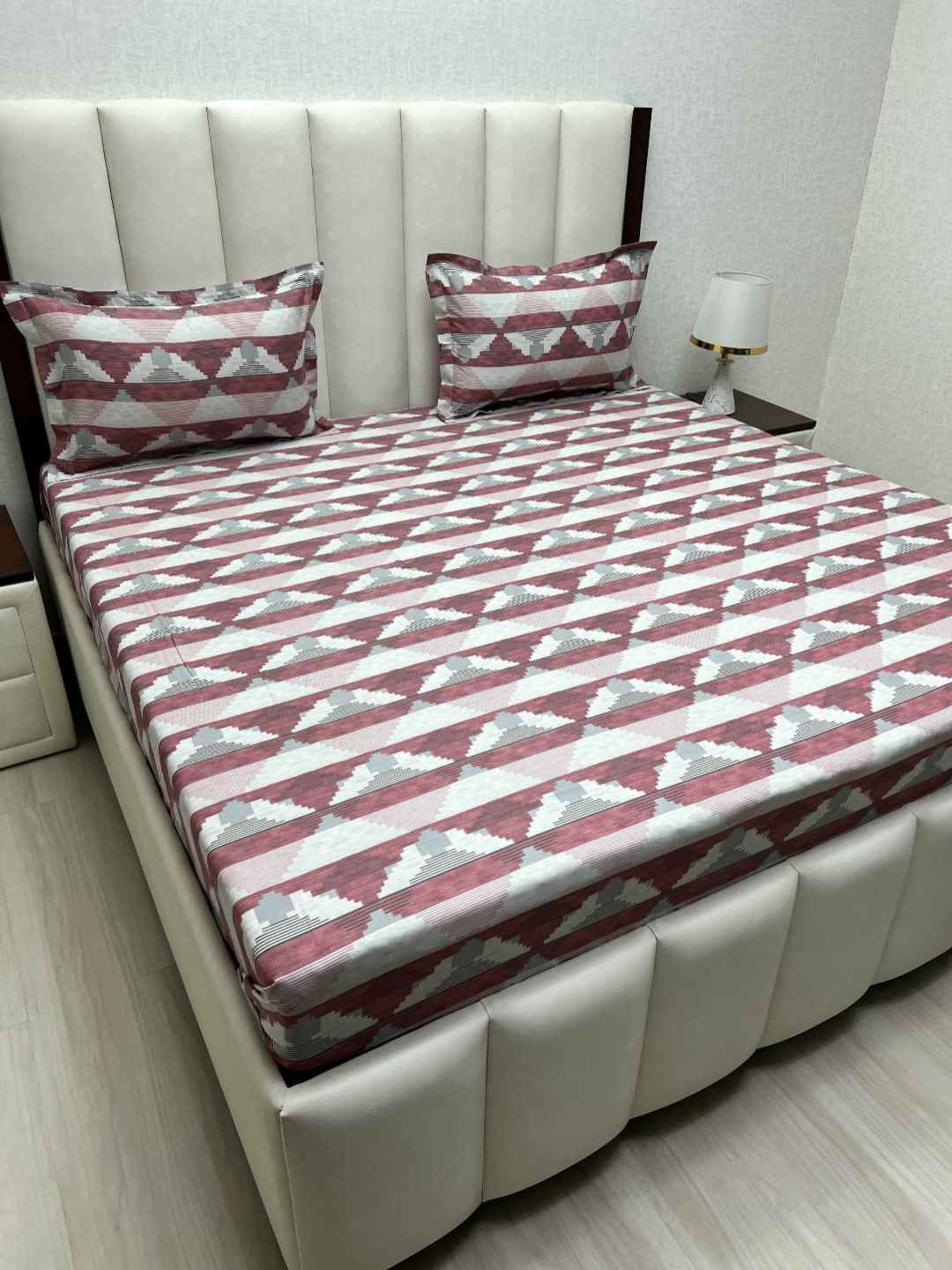 

Pure Decor Velar Maroon Printed Pure Cotton 230 TC King Bedsheet Set 2.74 m x 3.04 m