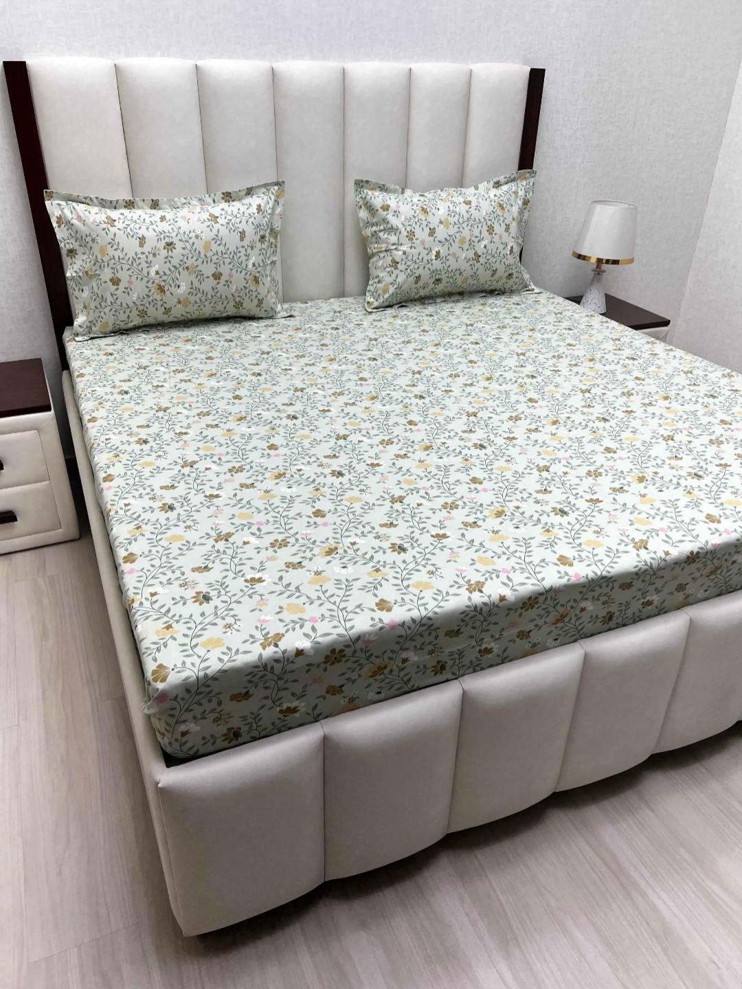 

Pure Decor Velar White Printed Pure Cotton 260 TC Super King Bedsheet Set 2.74 m x 3.04 m