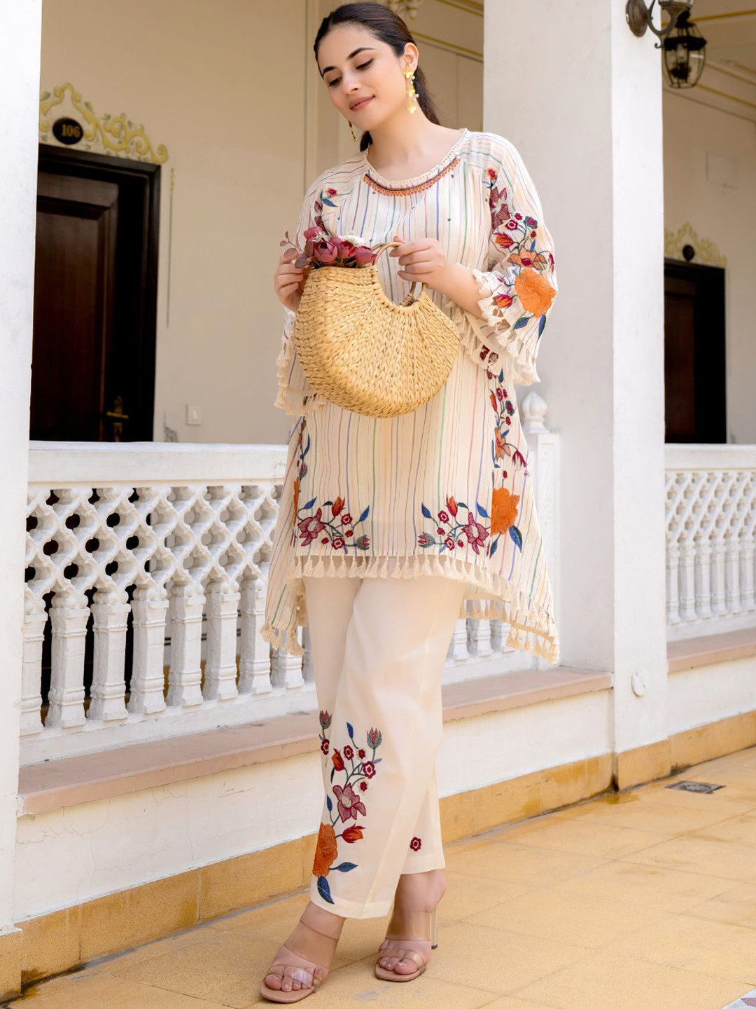 

ANUSHEET Embroidered Round-Neck Pure Cotton Tunic With Trouser, White