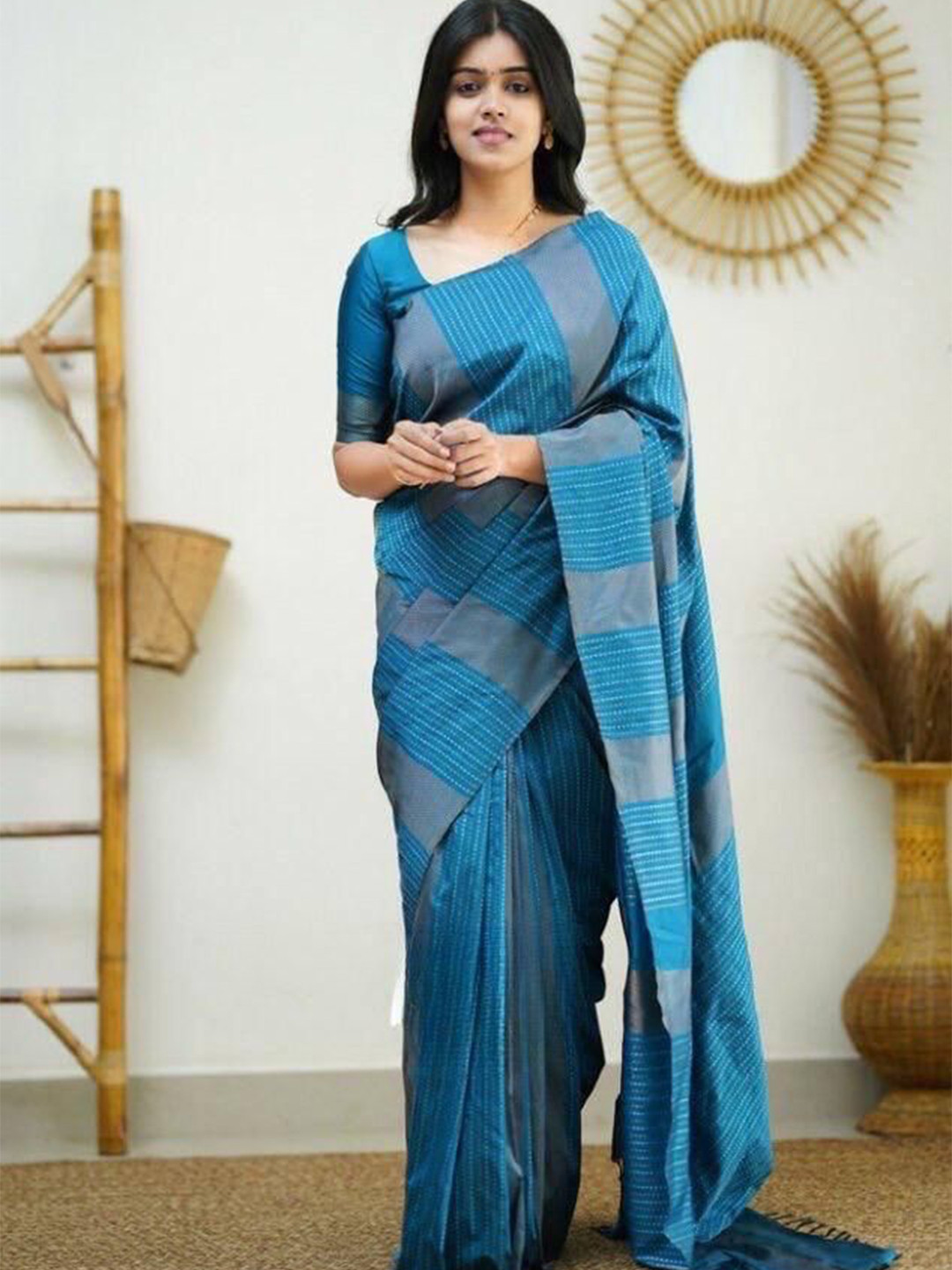 

LADY SHOPI Woven Design Zari Pure Silk Banarasi Saree, Turquoise blue