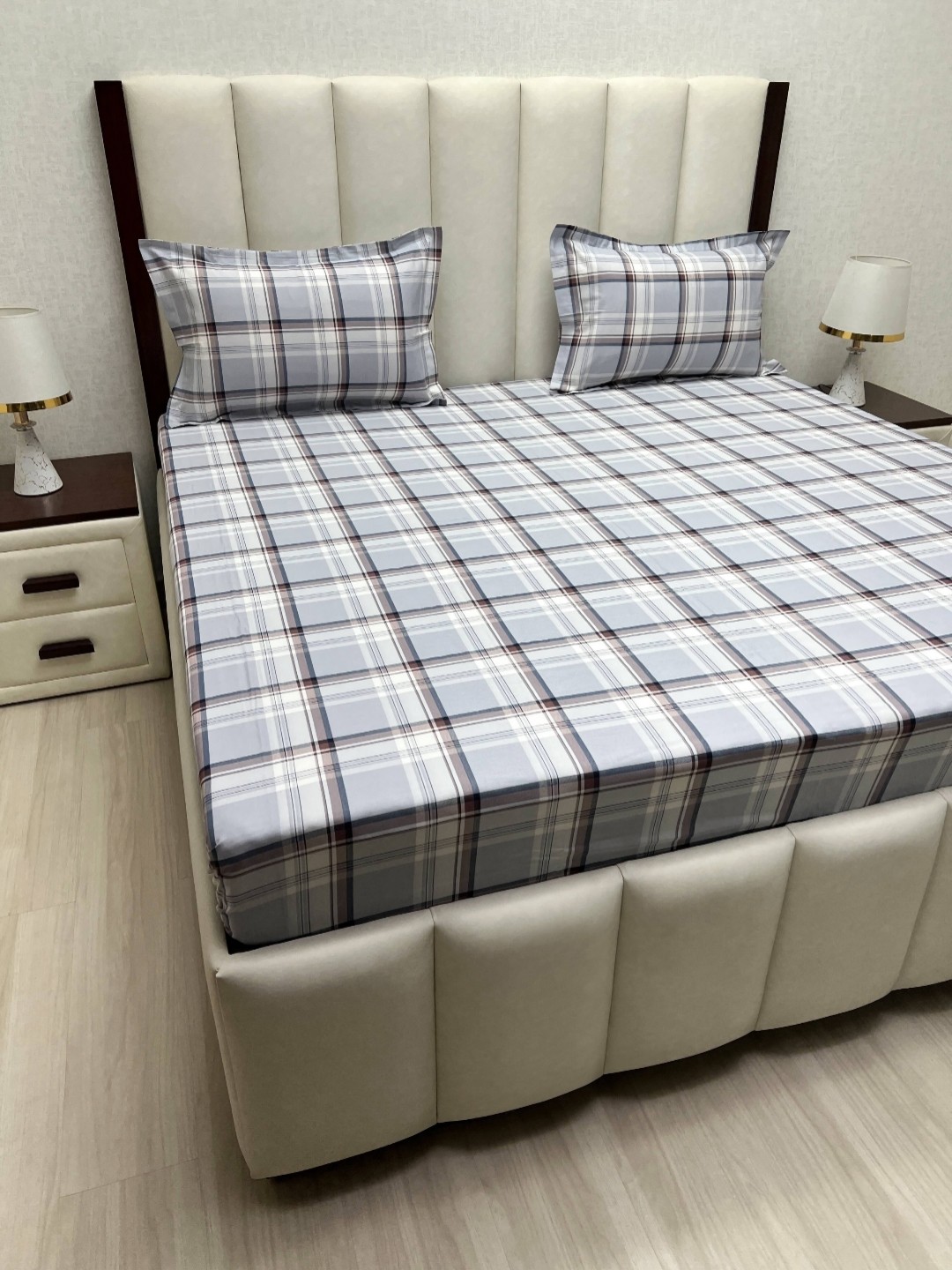 

Pure Decor Velar Grey & White Printed Cotton King Bedsheet Set 2.74 m x 3.04m