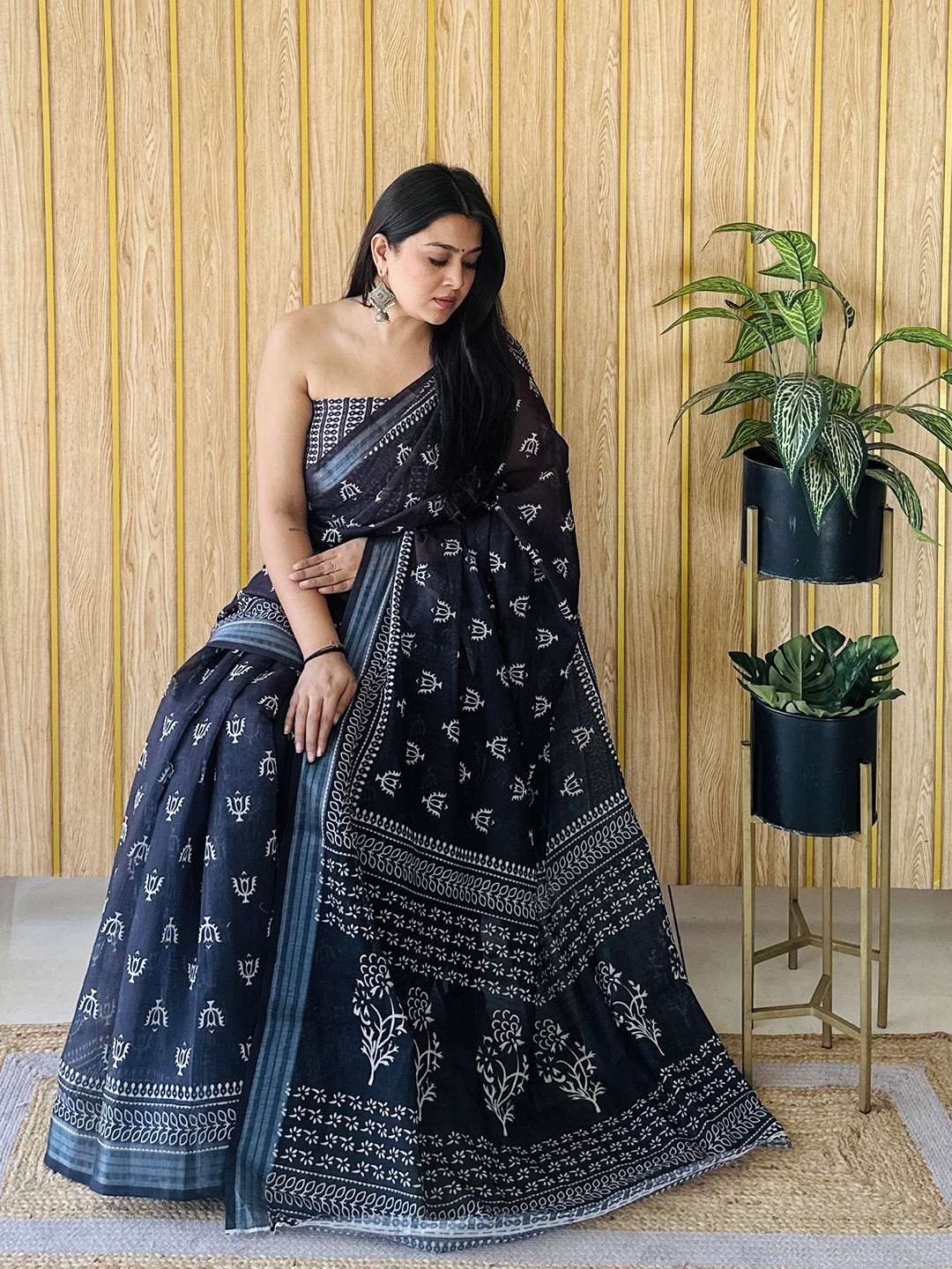 

Moda Rapido Zari Saree, Black