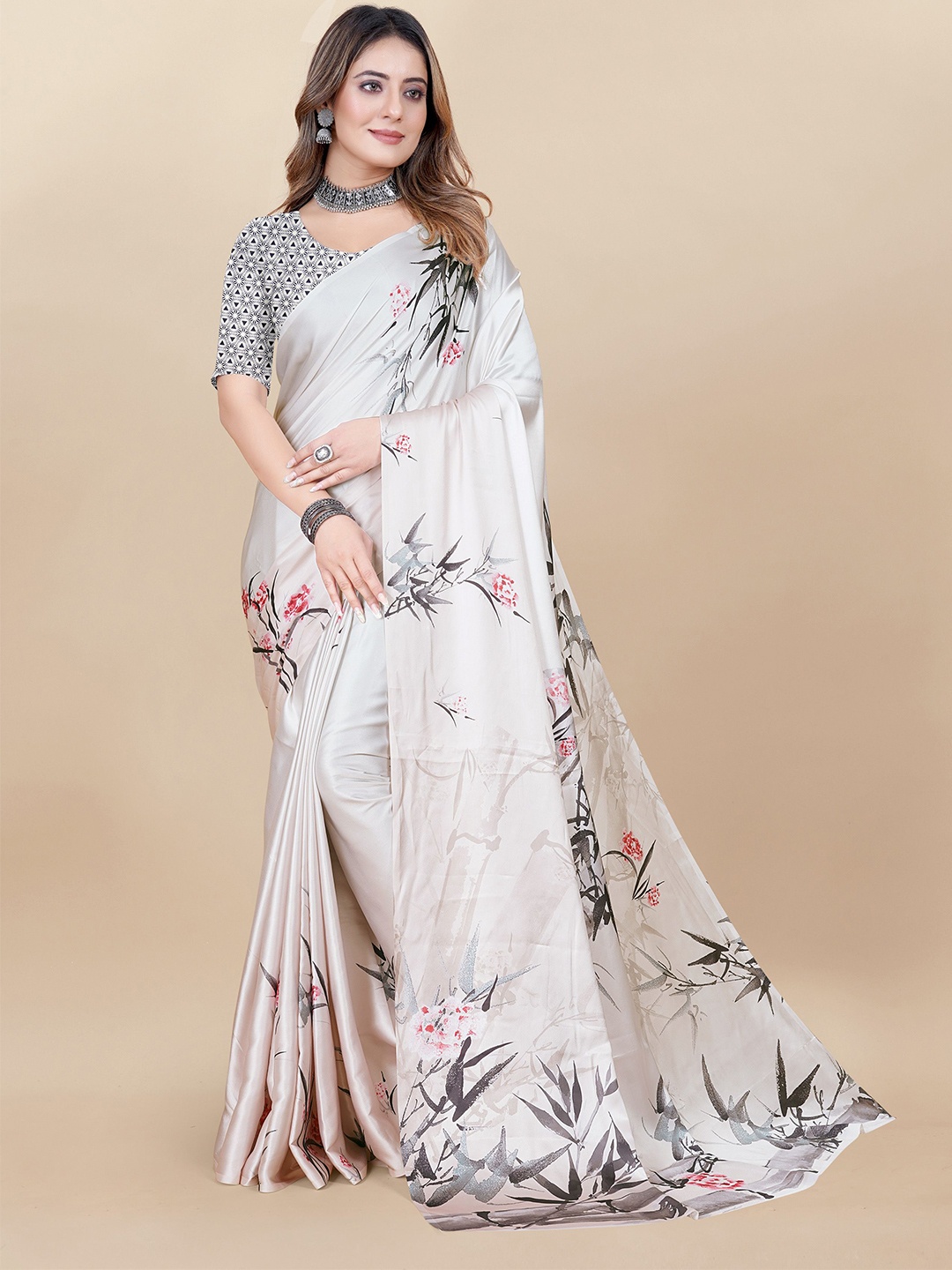 

DIVASTRI Floral Satin Saree, Off white