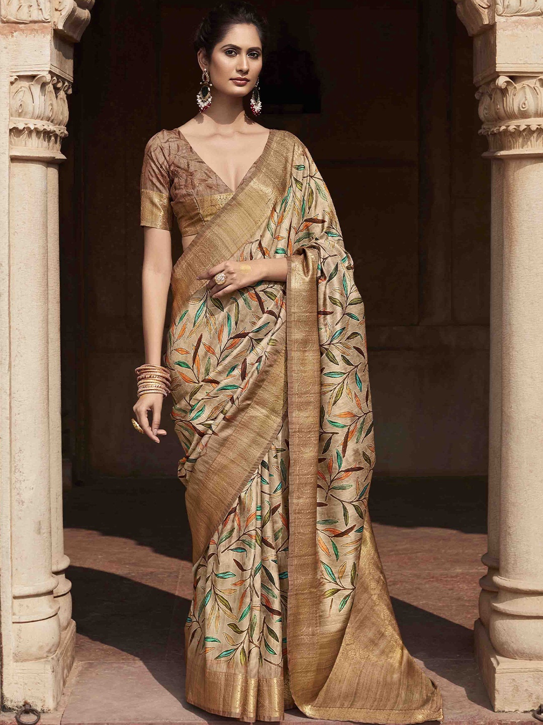 

Mitera Floral Zari Silk Blend Handloom Saree, Coffee brown