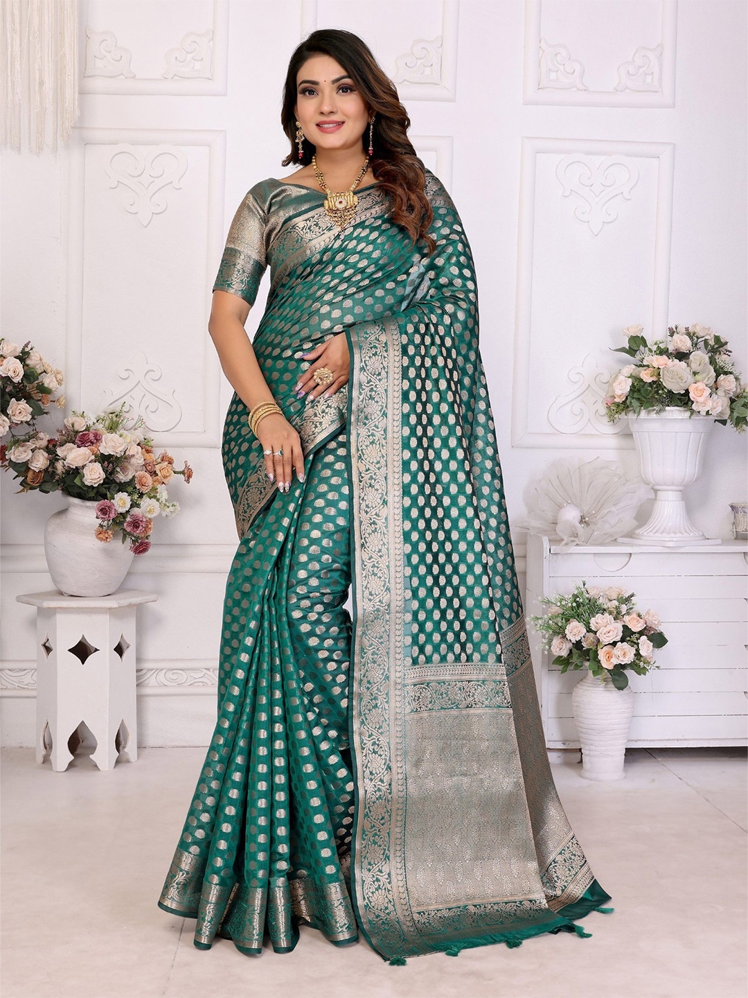 

Moda Rapido Woven Design Zari Organza Banarasi Saree, Green