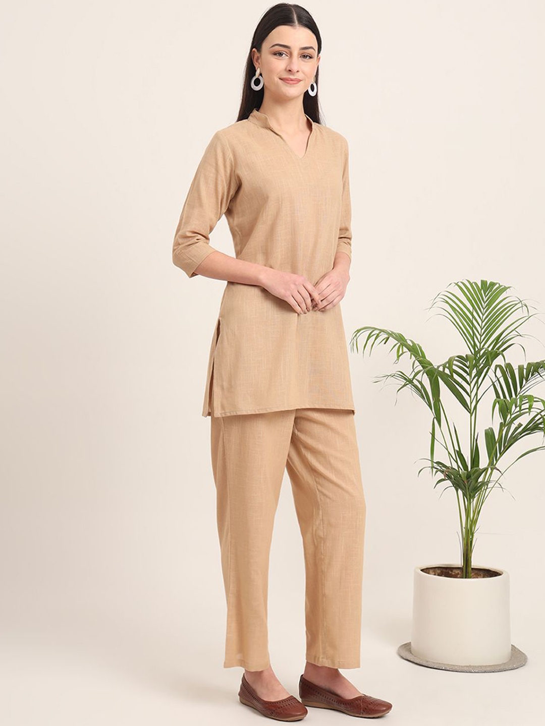 

Thevasa Women Mandarin Collar Cotton Straight Kurta, Beige