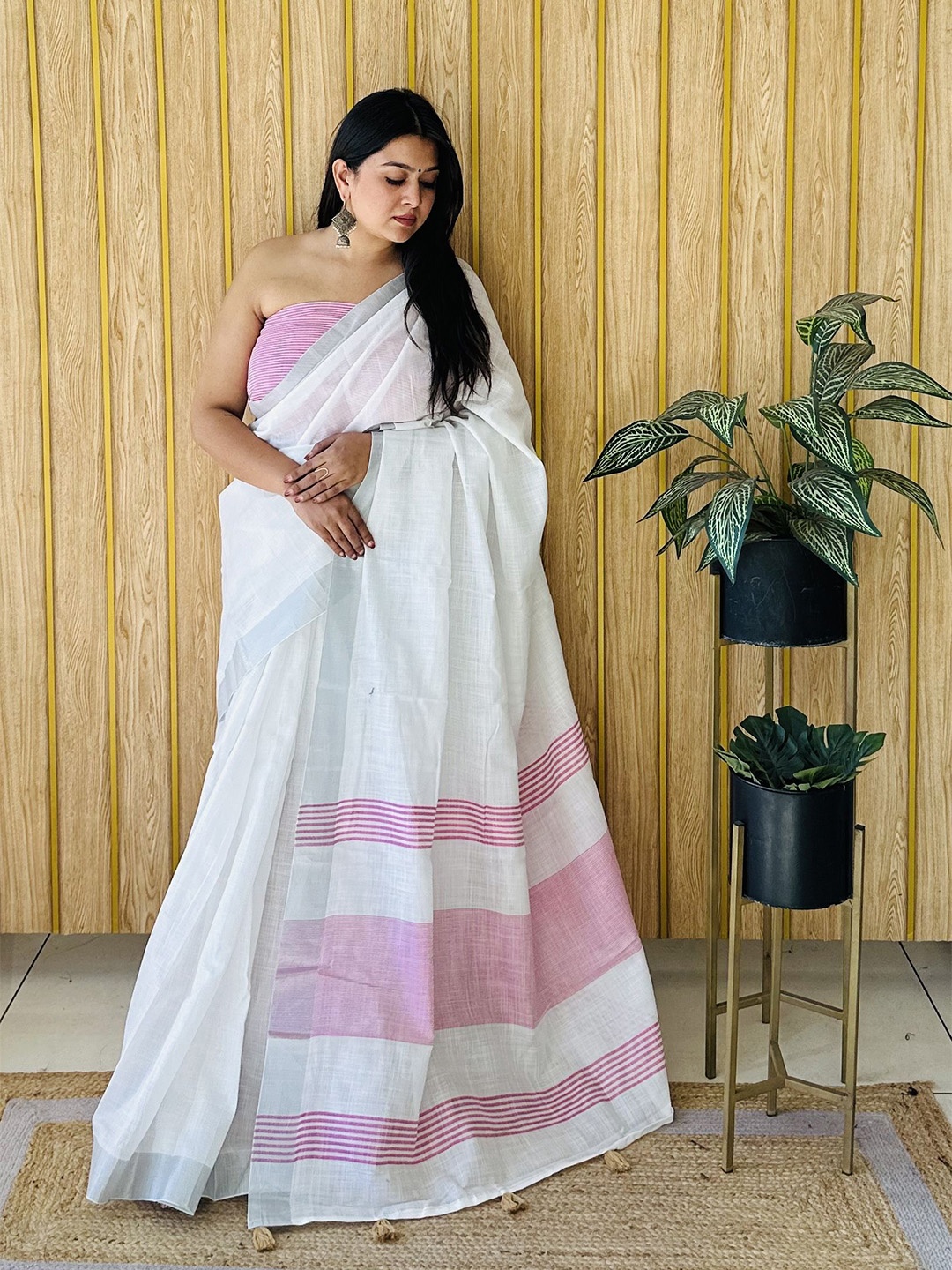 

Moda Rapido Woven Design Zari Silk Blend Saree, Pink
