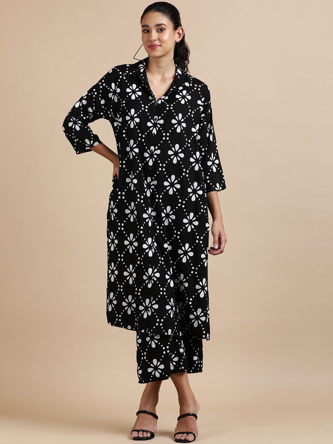 

BLACK & BLAH BLAH Floral Printed Shirt Collar Straight Kurta with Palazzos