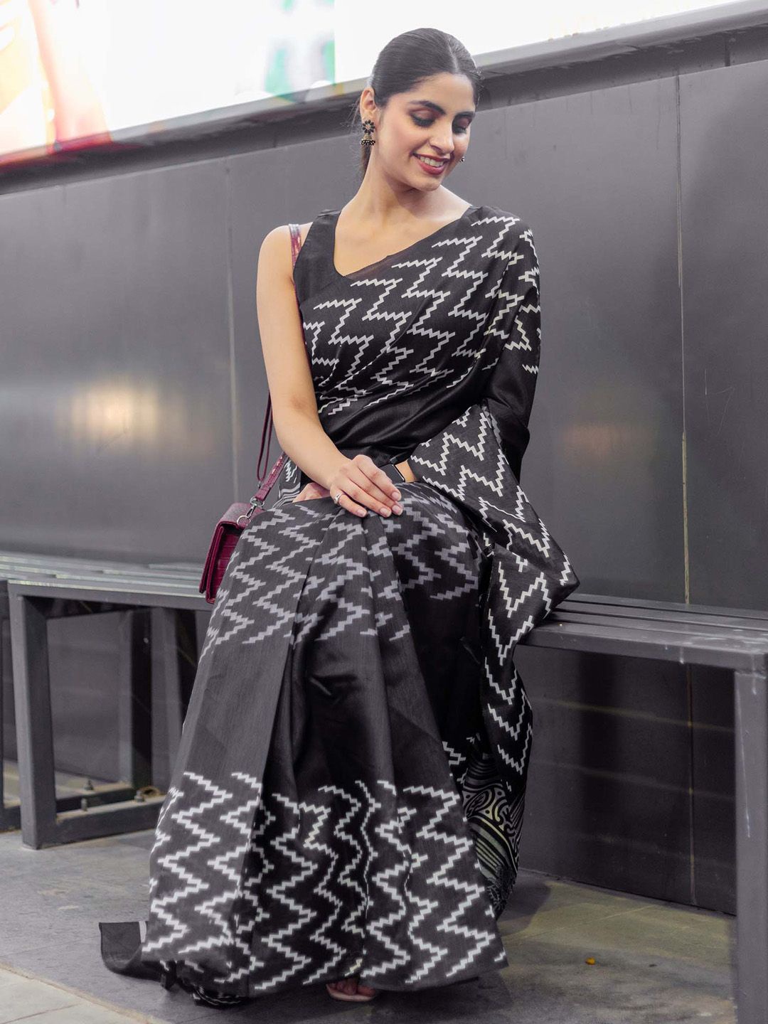 

KALINI Silk Blend Bagru Saree, Black