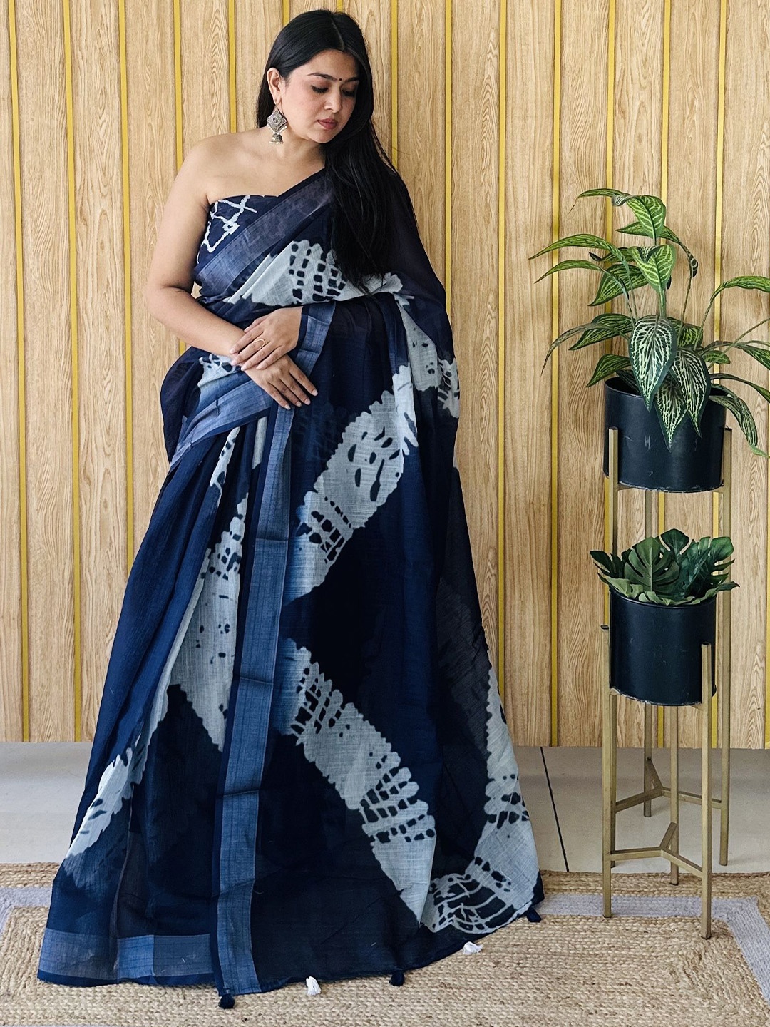 

Moda Rapido Tie and Dye Zari Saree, Navy blue